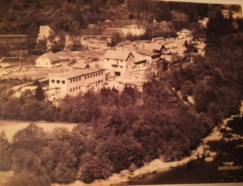 Fil:5000 0571-hedrum-cementstøperi.jpg